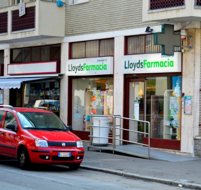 FARMACIA LLOYDS MILANO 12 - MILANO